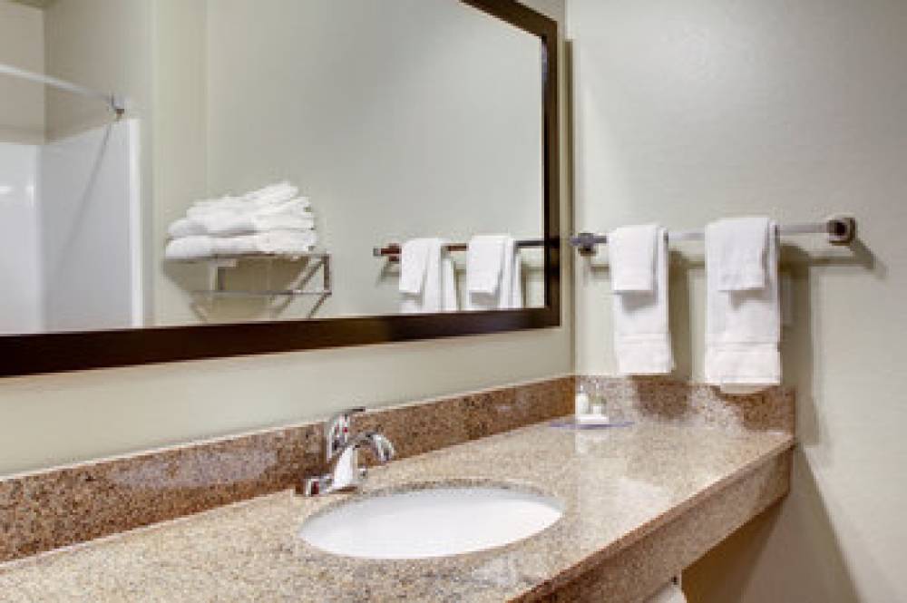 COBBLESTONE INN SCHUYLER 4