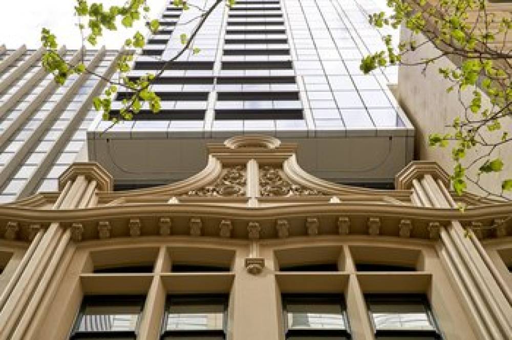 Collins House Apartments By Cl