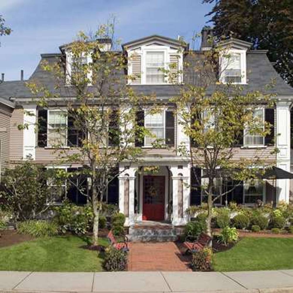 Colonial Inn Hotel And Suite 1
