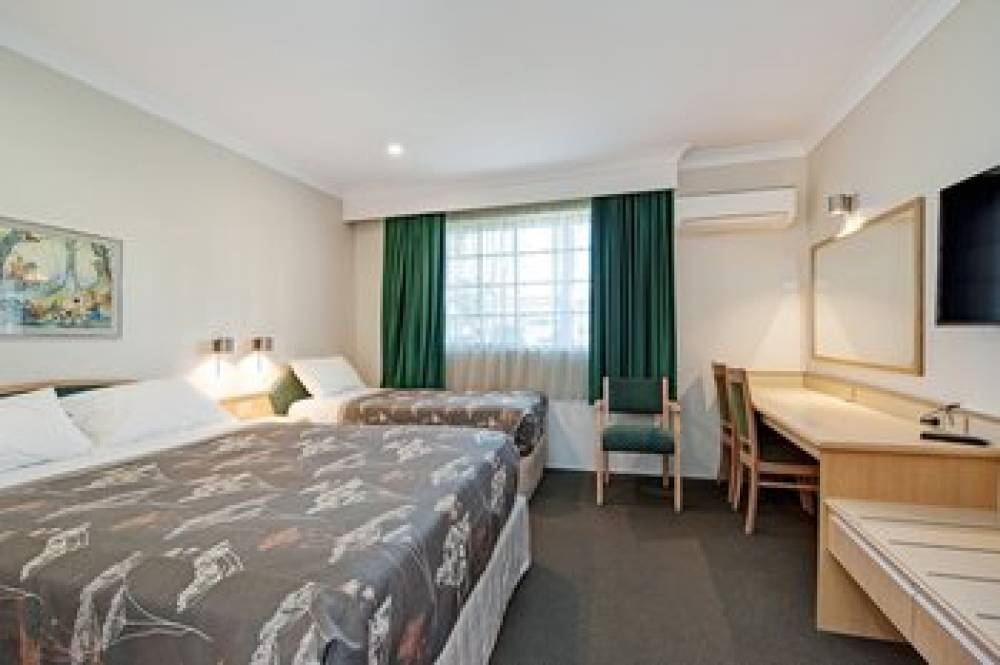COLONIAL TERRACE MOTOR INN 5
