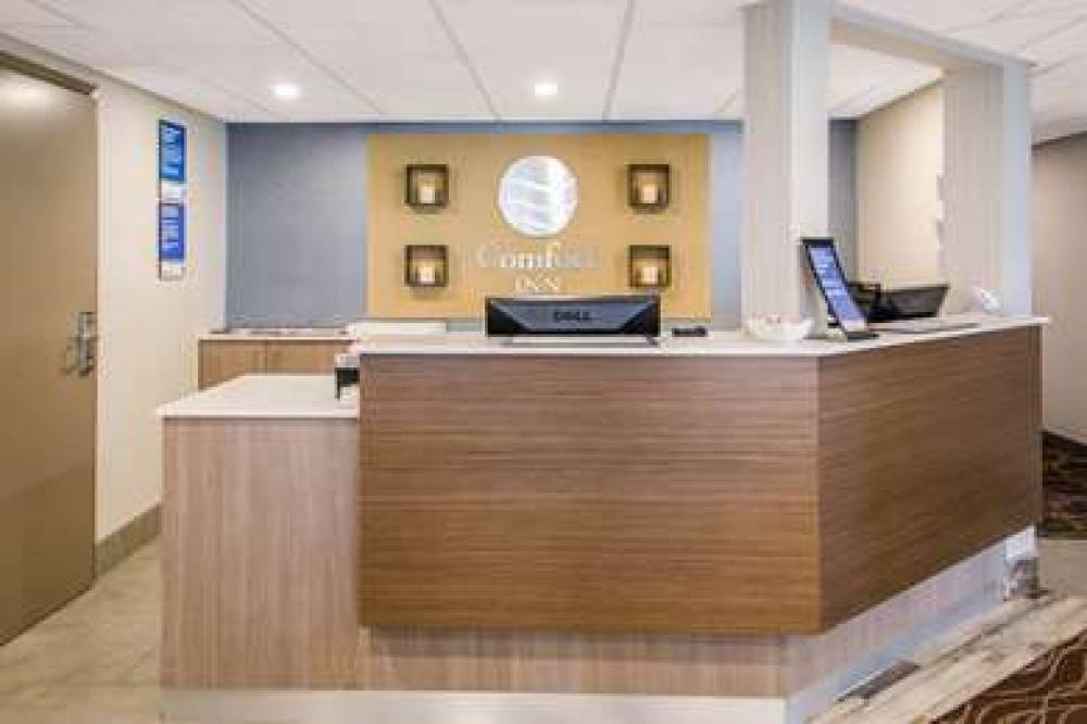 Comfort Inn Aeroport 1
