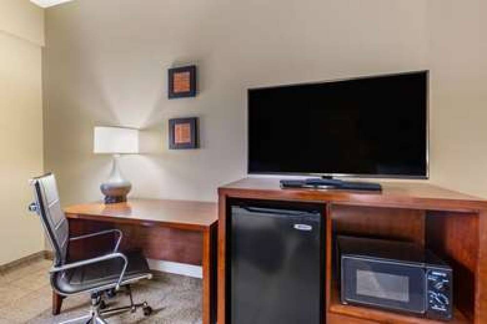Comfort Inn Aikens Center 8