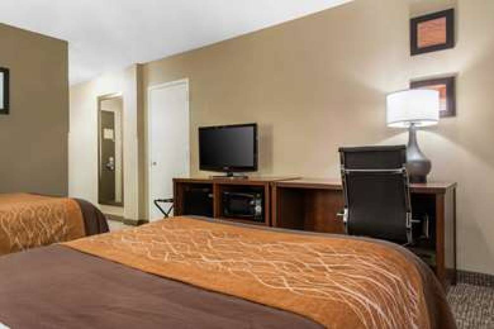 Comfort Inn Airport 10