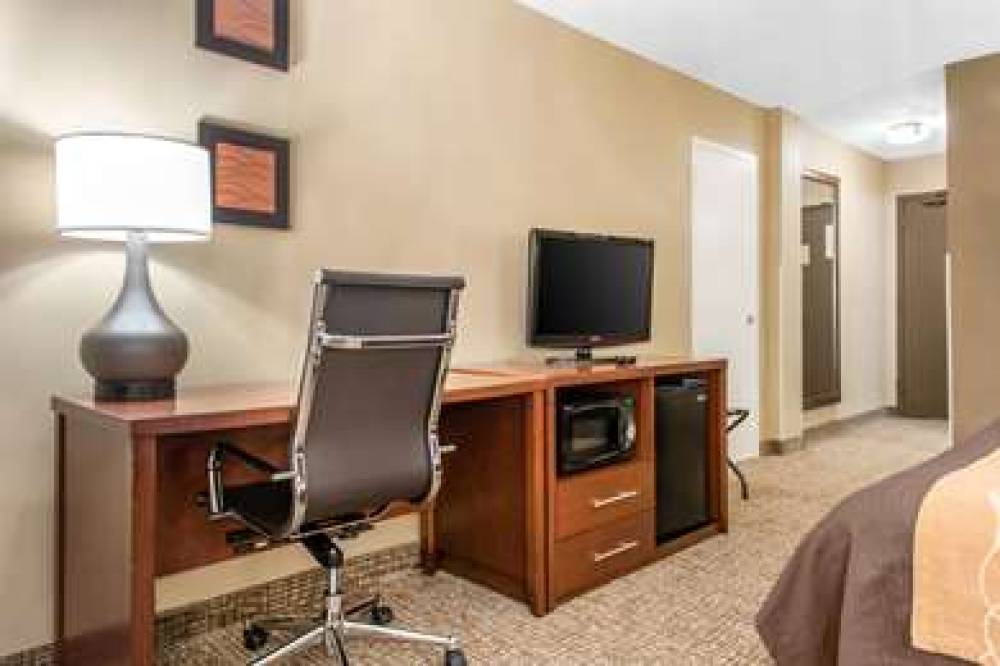 Comfort Inn Airport 8