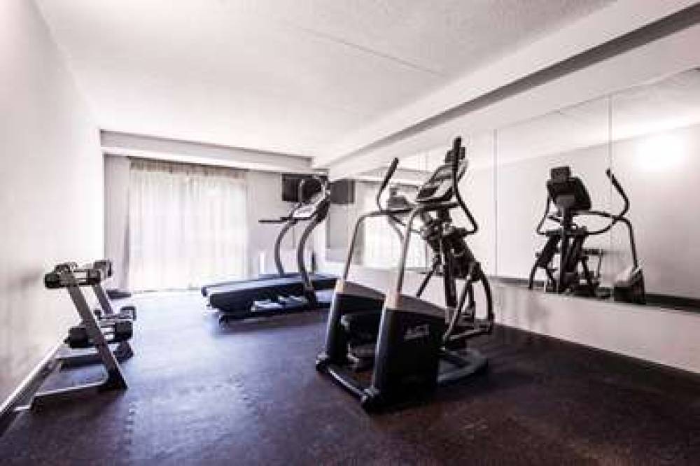 Comfort Inn Airport 10