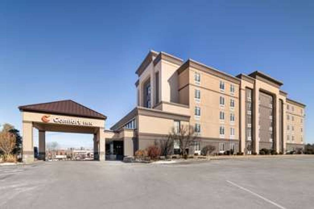 COMFORT INN MANCHESTER AIRPORT 2