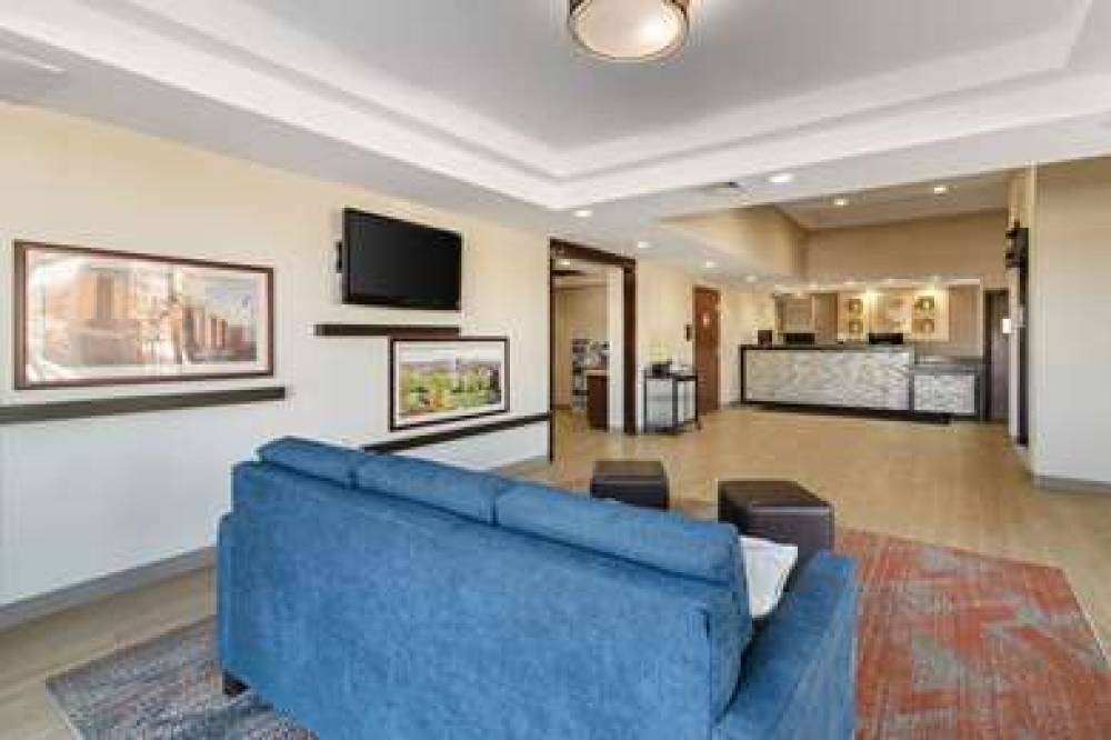 COMFORT INN MANCHESTER AIRPORT 6