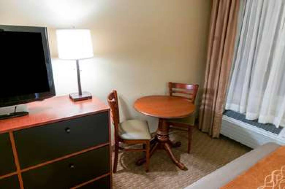 Comfort Inn Amish Country 9