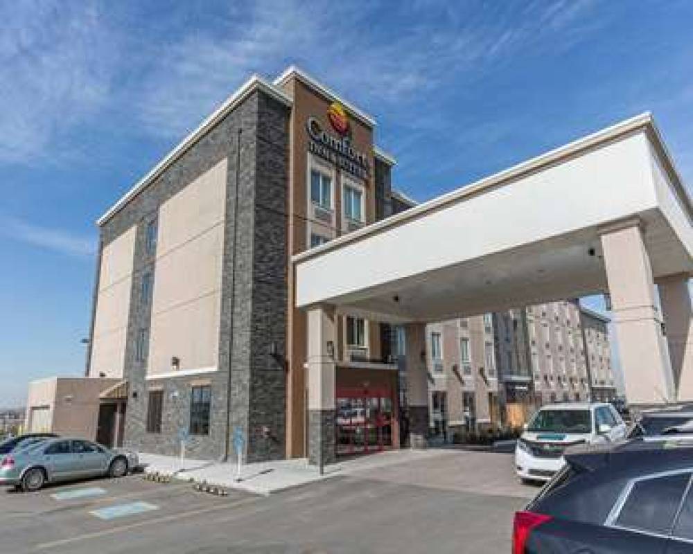 COMFORT INN AND SUITES AIRPORT NORT 2