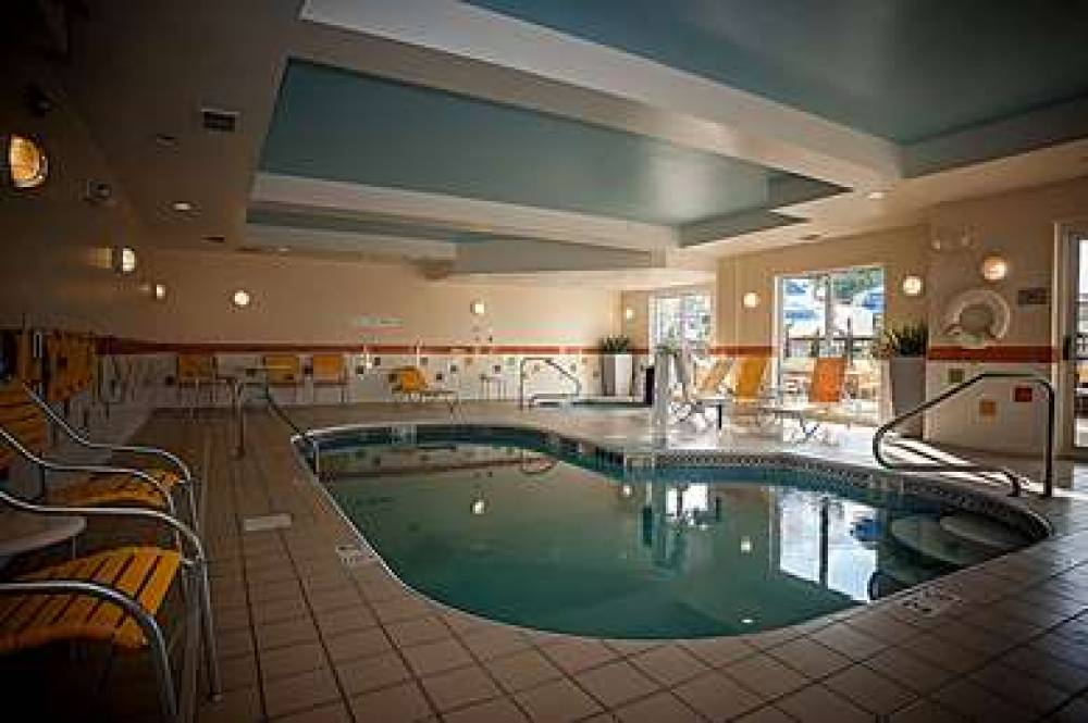 COMFORT INN AND SUITES AKRON 5