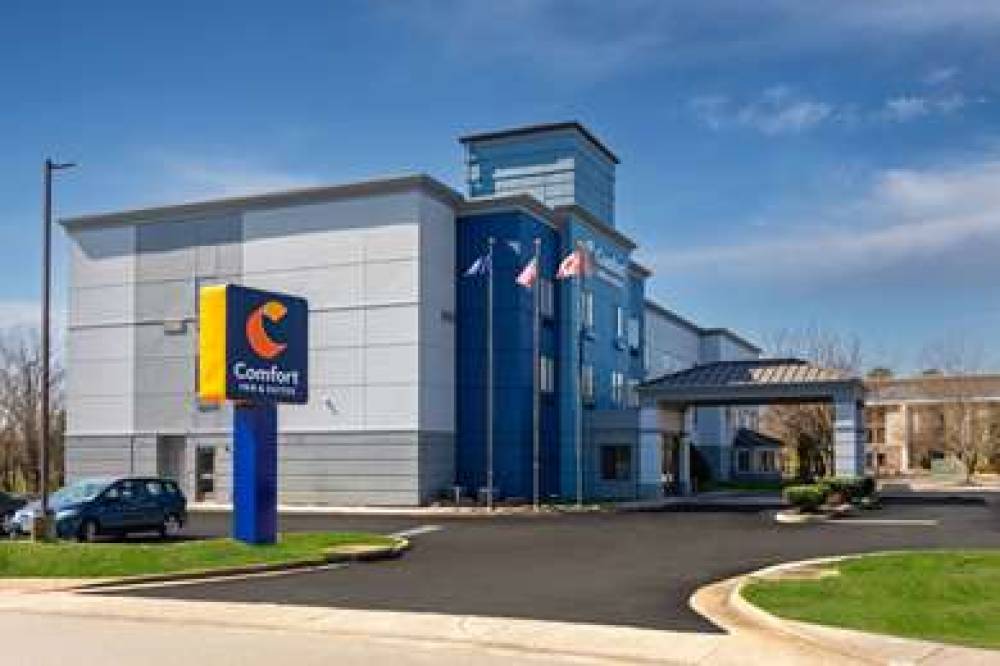 COMFORT INN AND SUITES ASHLAND - RI 8