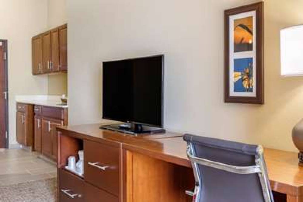 COMFORT INN AND SUITES AUGUSTA 5