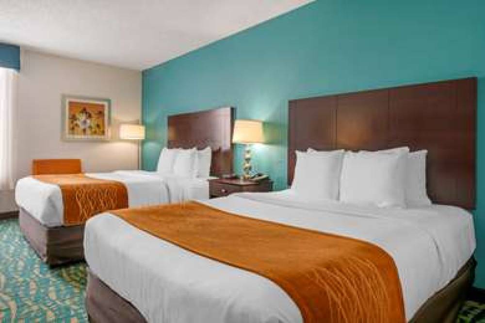Comfort Inn And Suites 10