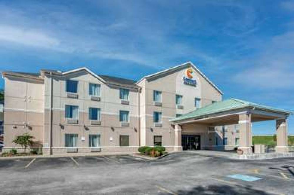 Comfort Inn And Suites 1