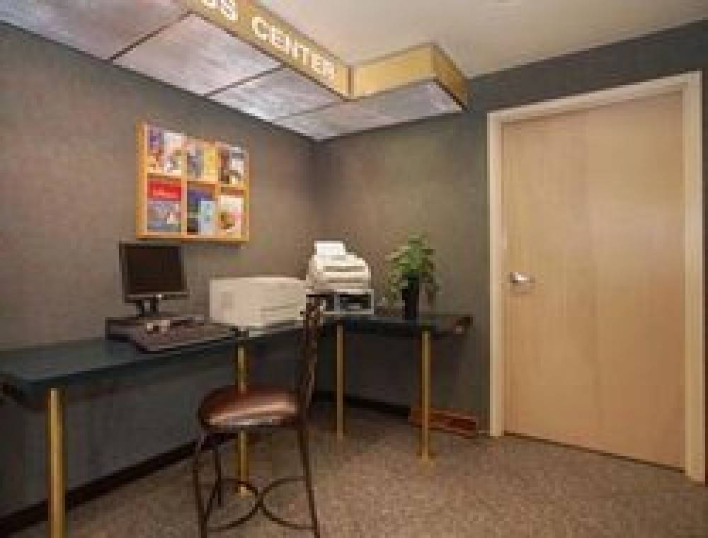 COMFORT INN AND SUITES 1