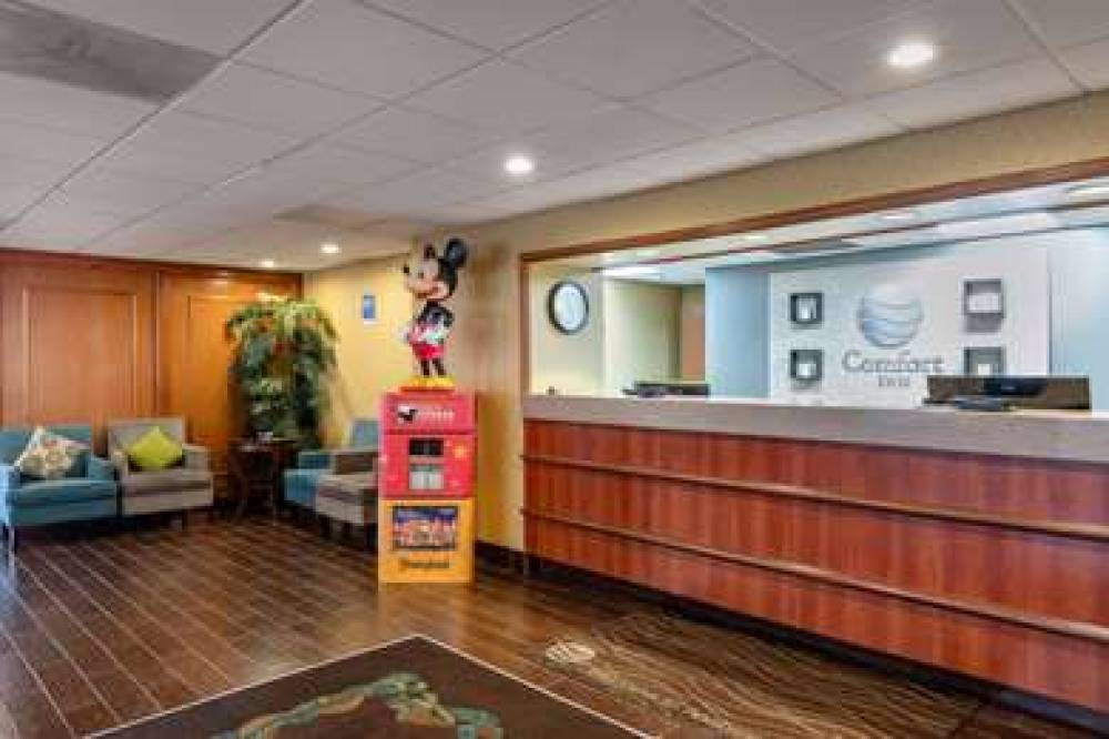 Comfort Inn And Suites 6