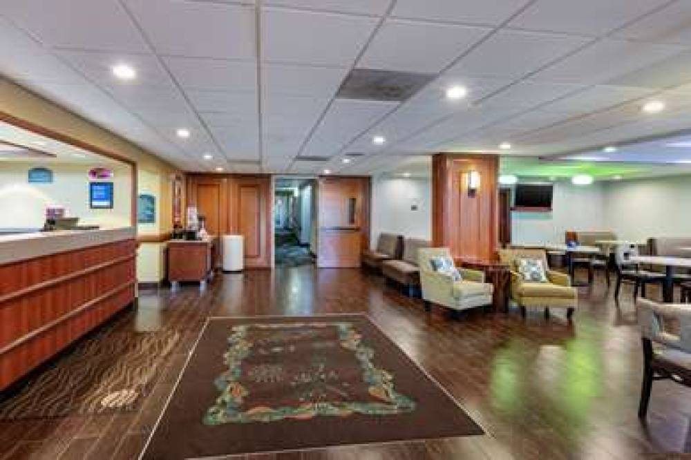 Comfort Inn And Suites 5