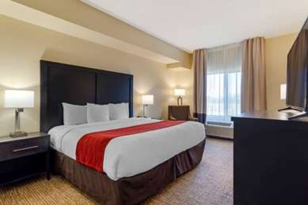Comfort Inn And Suites 6