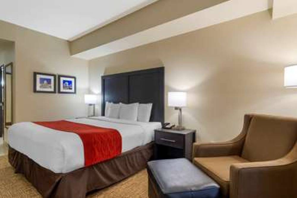 Comfort Inn And Suites 7