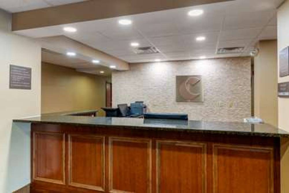 Comfort Inn And Suites 3