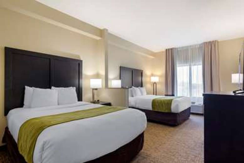 Comfort Inn And Suites 9