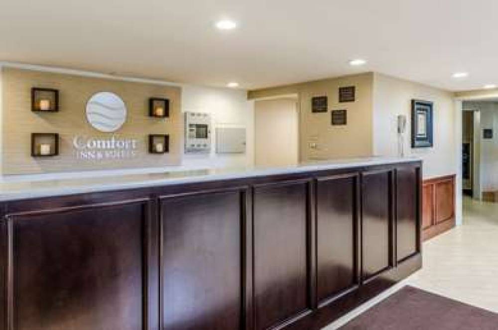 Comfort Inn And Suites 4