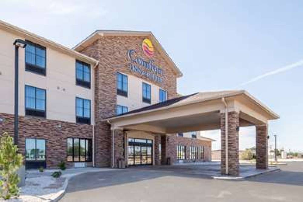 COMFORT INN AND SUITES 2