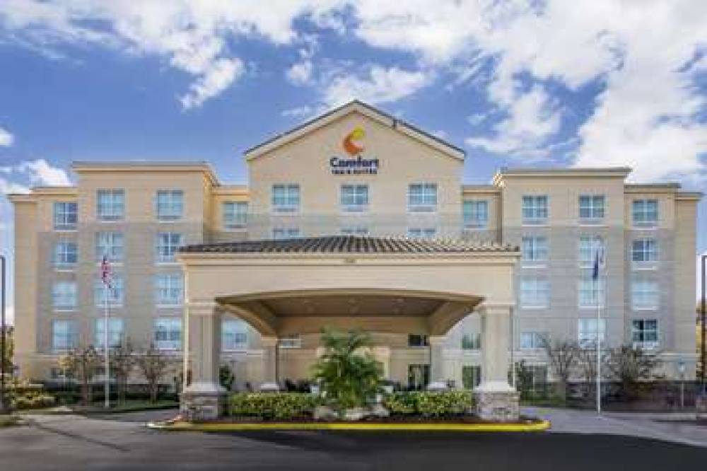 COMFORT INN AND SUITES 9