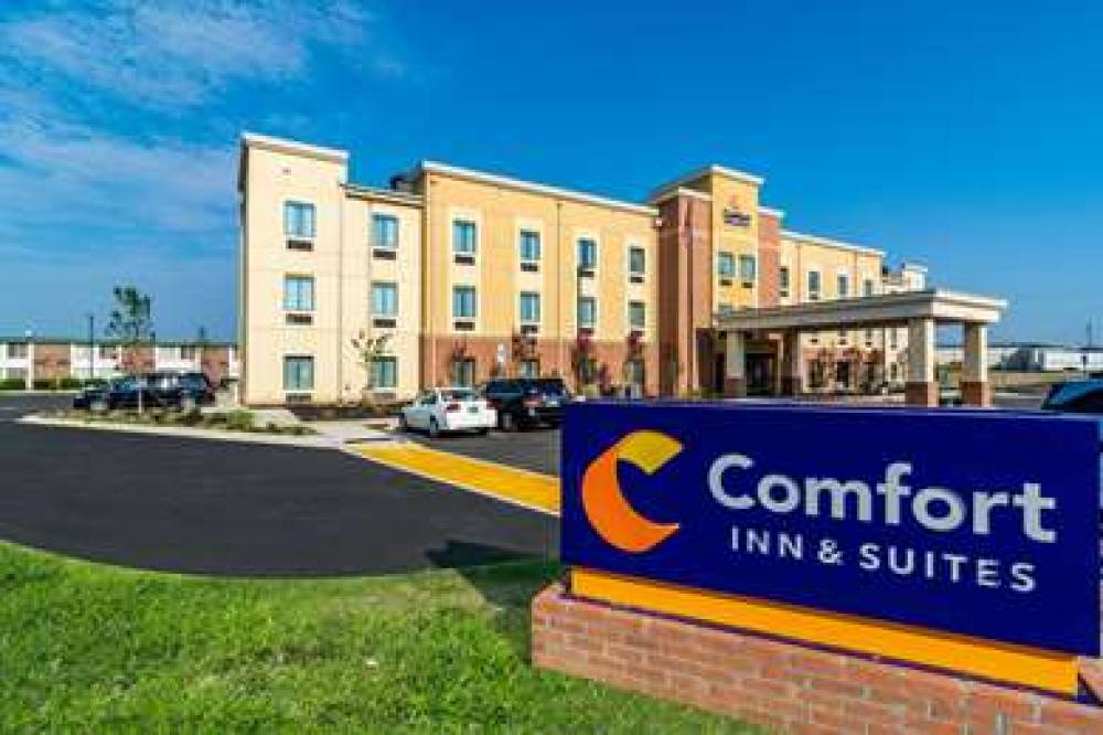 COMFORT INN AND SUITES 2
