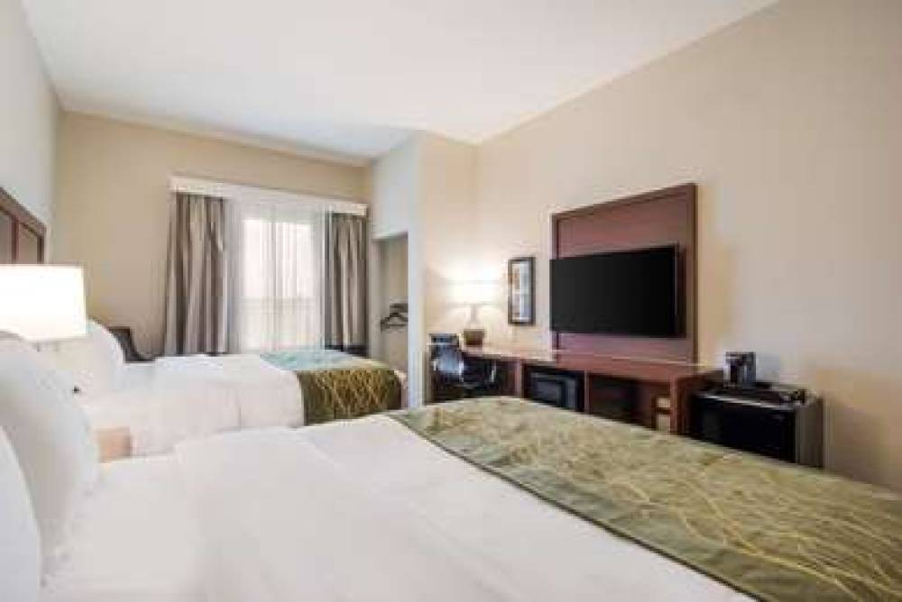 COMFORT INN AND SUITES 8