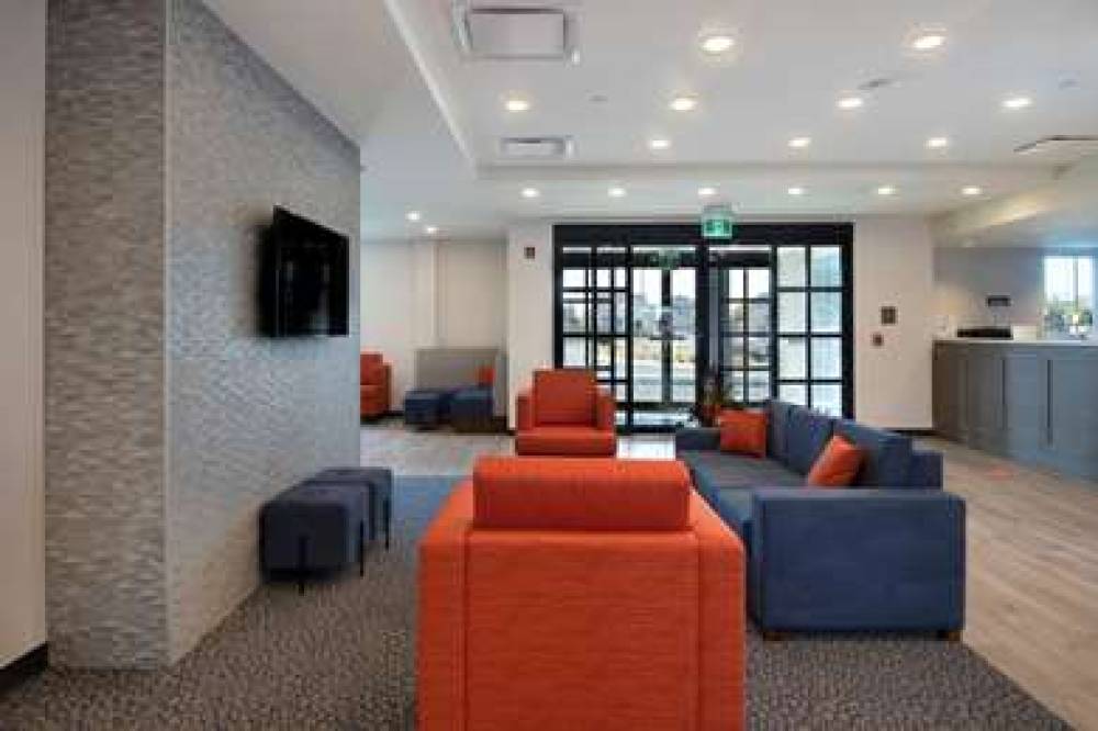 COMFORT INN AND SUITES 5