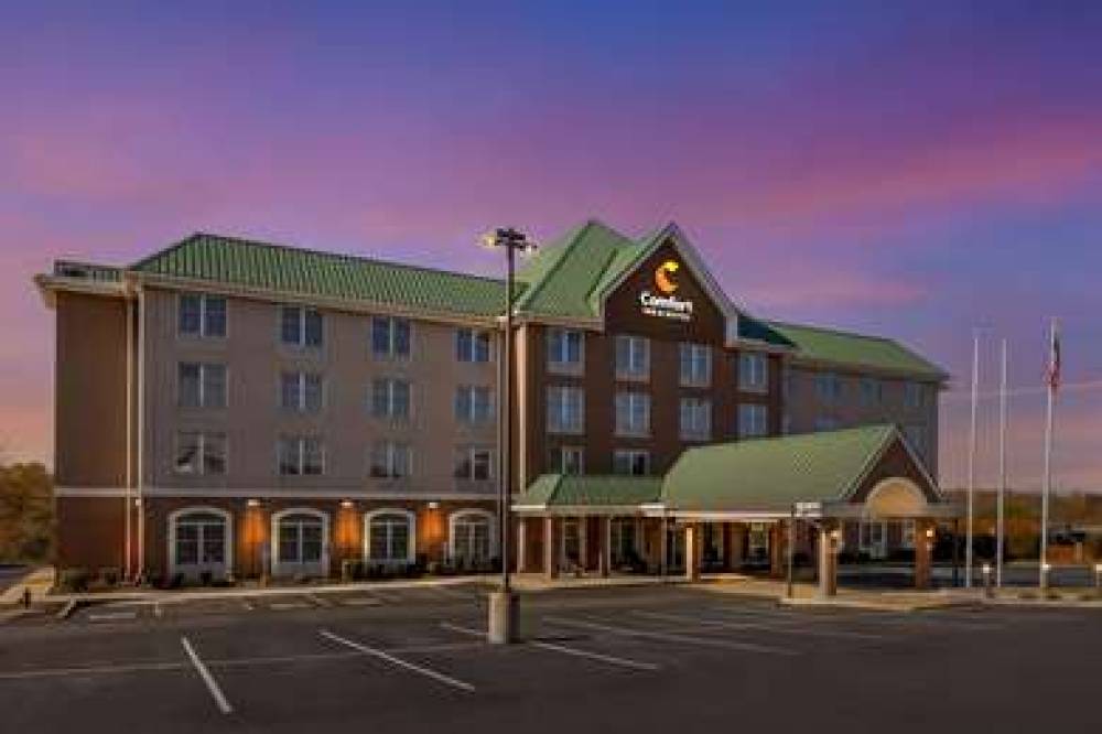 COMFORT INN AND SUITES CUYAHOGA FAL 6