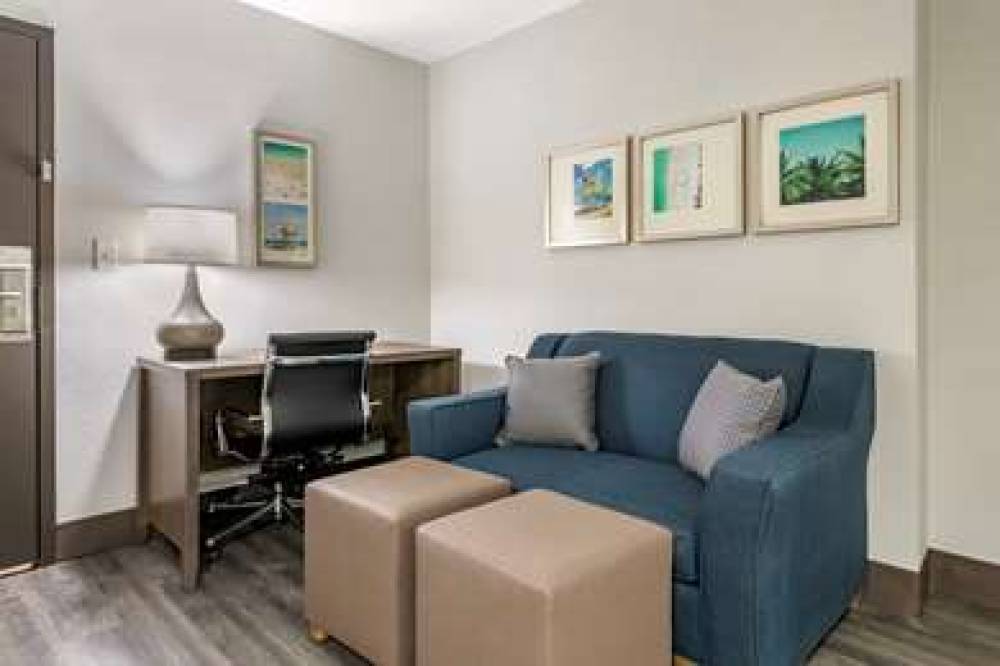 COMFORT INN AND SUITES DOWNTOWN-POR 10