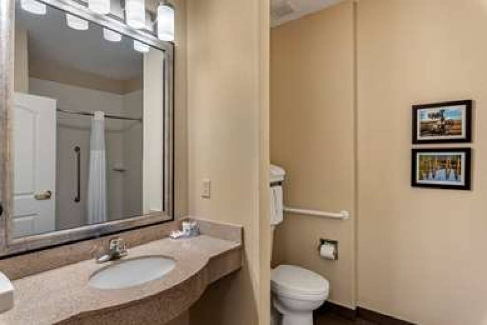 COMFORT INN AND SUITES EL DORADO 7