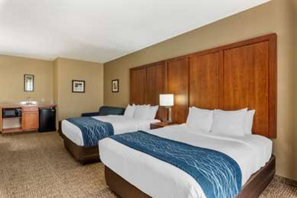 COMFORT INN AND SUITES EL DORADO 9