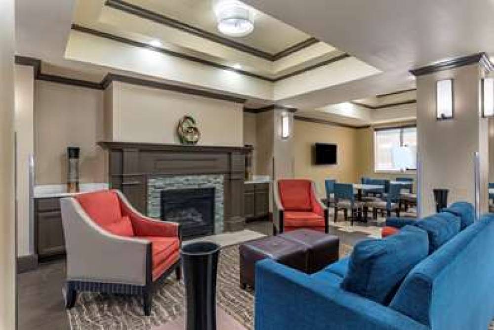 COMFORT INN AND SUITES EL DORADO 3