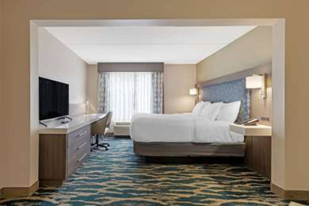 COMFORT INN AND SUITES GREENVILLE N 6