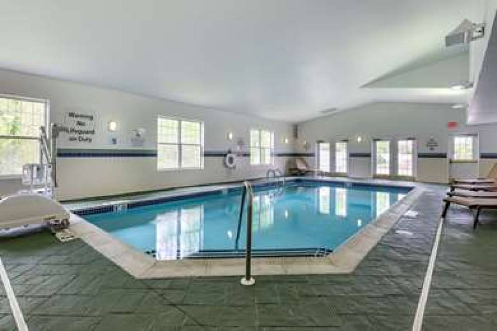 COMFORT INN AND SUITES HADLEY 6