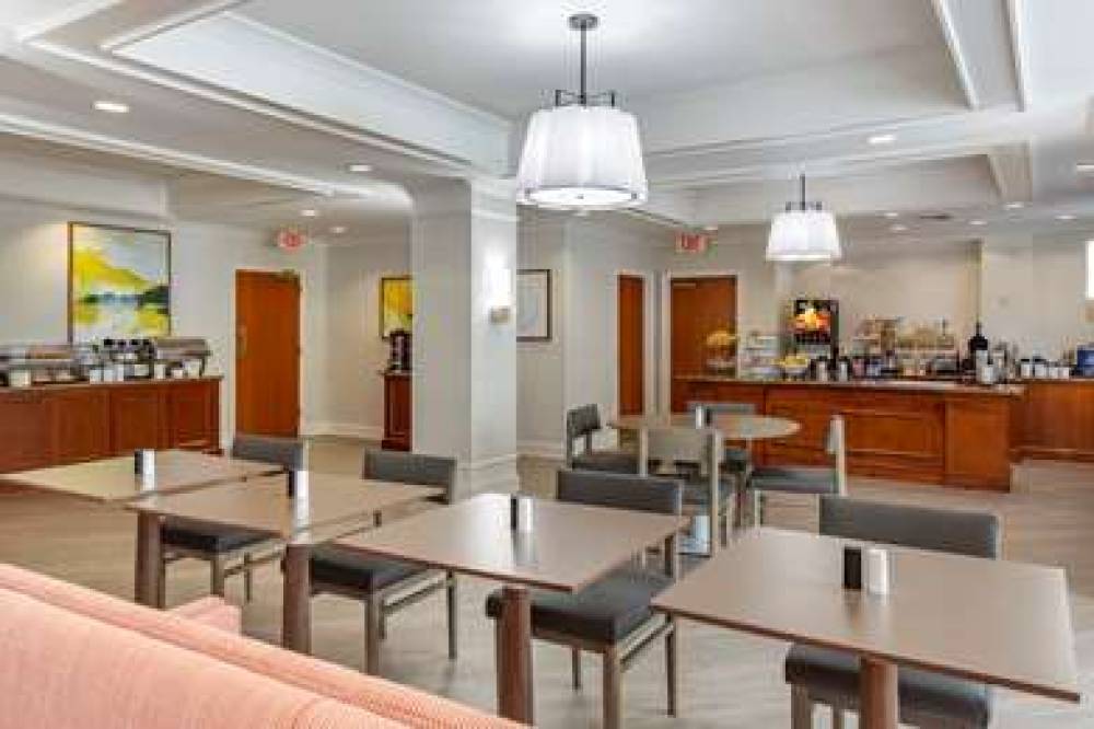 COMFORT INN AND SUITES HADLEY 10
