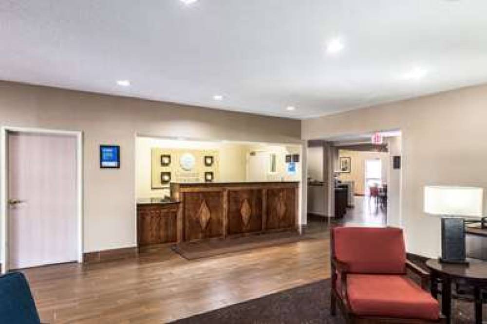 COMFORT INN AND SUITES - HANNIBAL 7