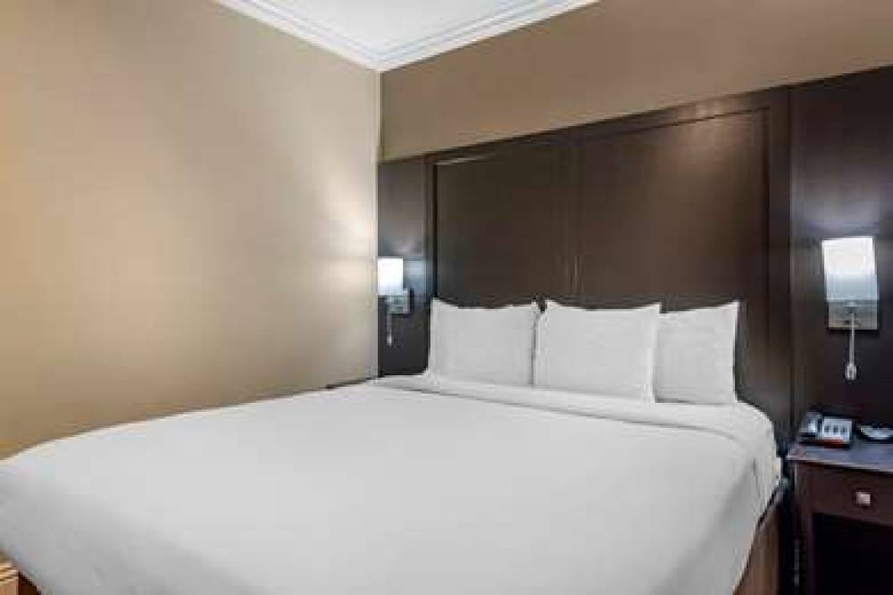 COMFORT INN AND SUITES HUNTINGTON B 9