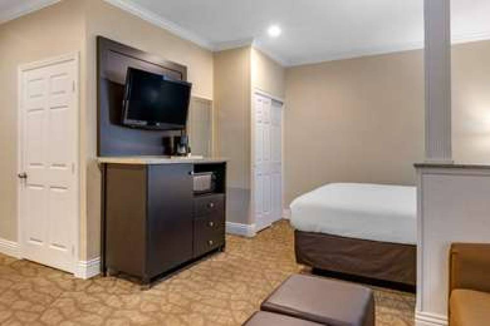 COMFORT INN AND SUITES HUNTINGTON B 10