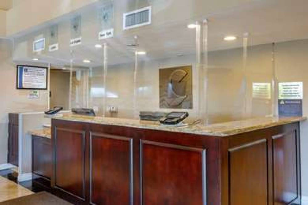 COMFORT INN AND SUITES HUNTINGTON B 3
