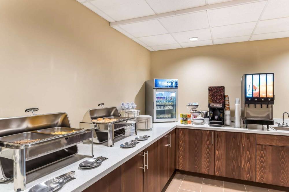 COMFORT INN AND SUITES HURRICANE 10