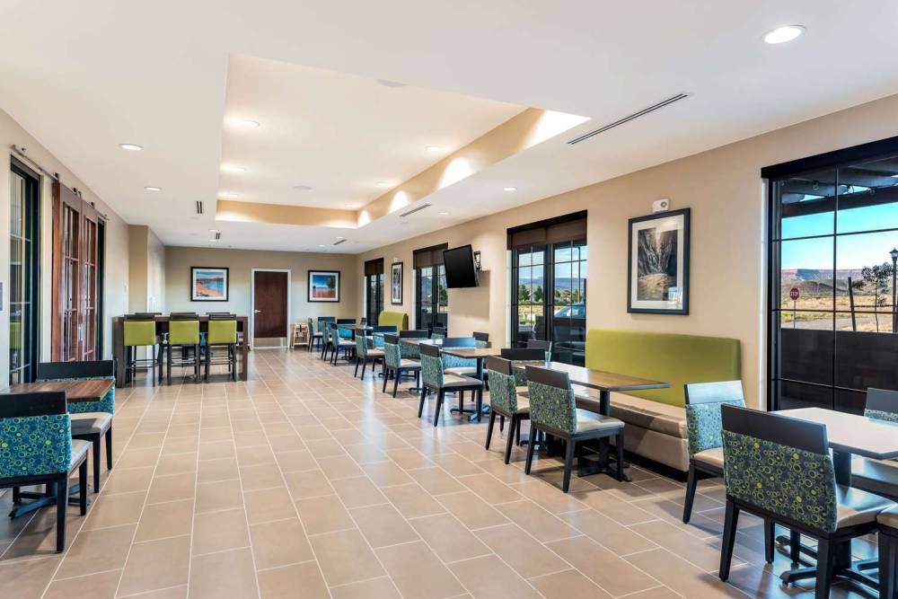 COMFORT INN AND SUITES HURRICANE 1