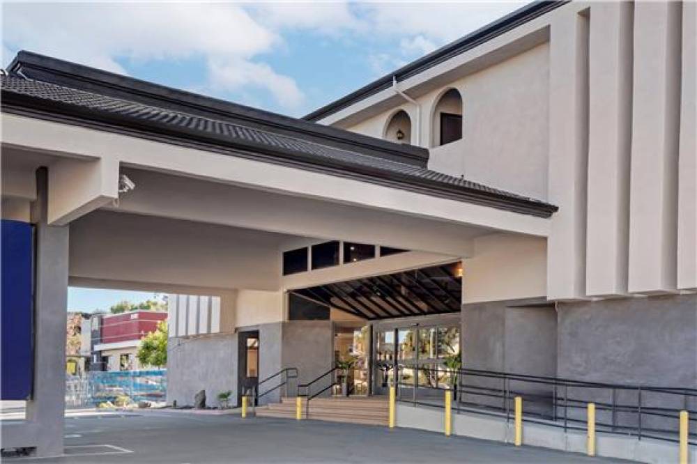 COMFORT INN AND SUITES IRVINE SPECT 7