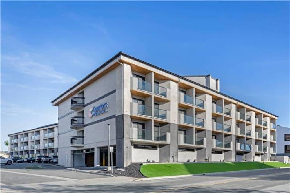 COMFORT INN AND SUITES IRVINE SPECT 8