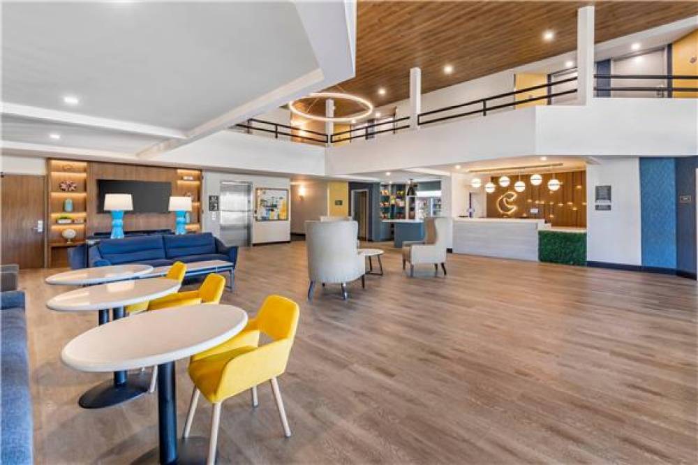 COMFORT INN AND SUITES IRVINE SPECT 4
