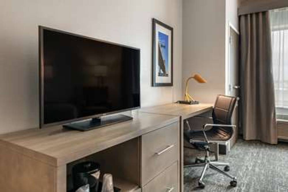 COMFORT INN AND SUITES JACKSONVILLE 6