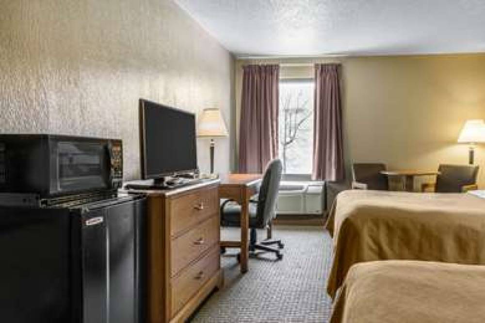COMFORT INN AND SUITES JOHNSTOWN 1